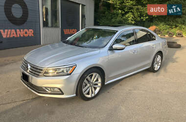Седан Volkswagen Passat 2017 в Києві