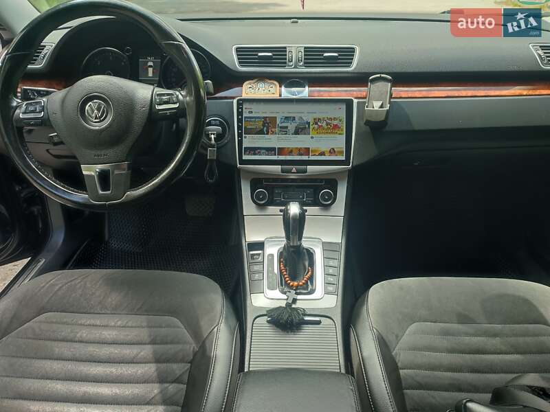 Універсал Volkswagen Passat 2011 в Звягелі