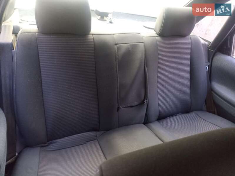 Седан Volkswagen Passat 1994 в Бродах