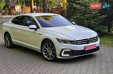 Седан Volkswagen Passat 2020 в Сваляве