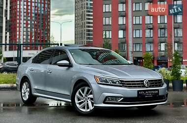 Седан Volkswagen Passat 2018 в Києві