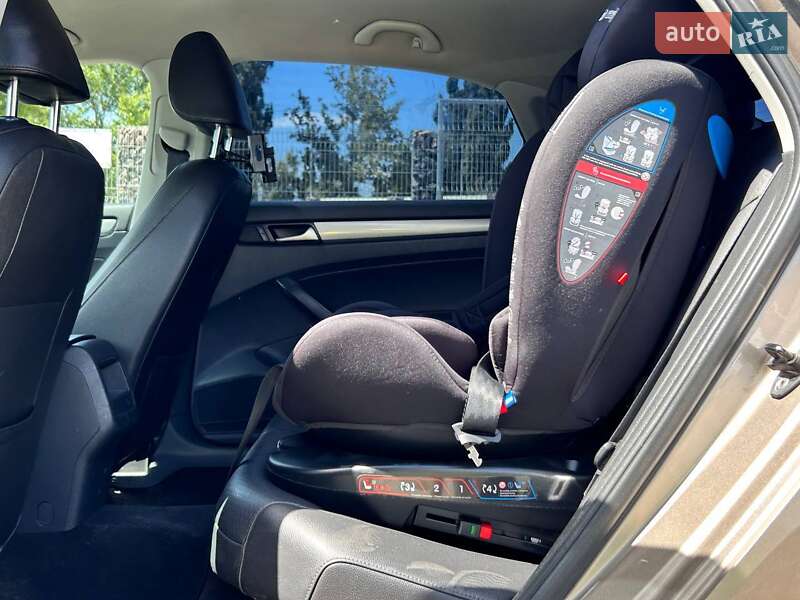 Седан Volkswagen Passat 2014 в Одессе