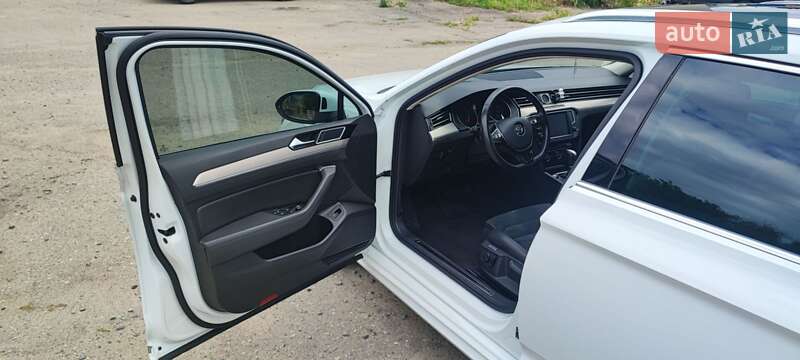 Универсал Volkswagen Passat 2015 в Днепре