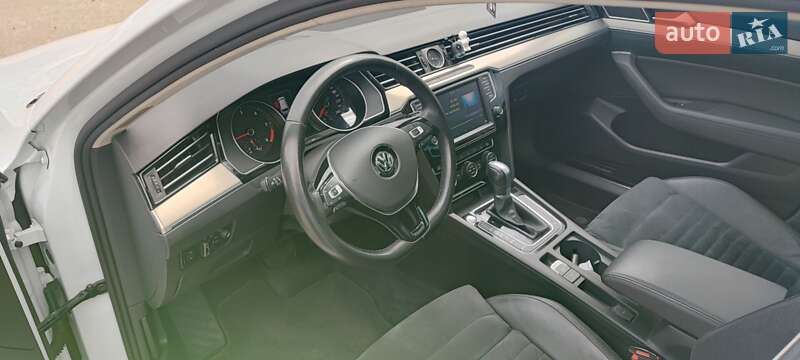 Универсал Volkswagen Passat 2015 в Днепре