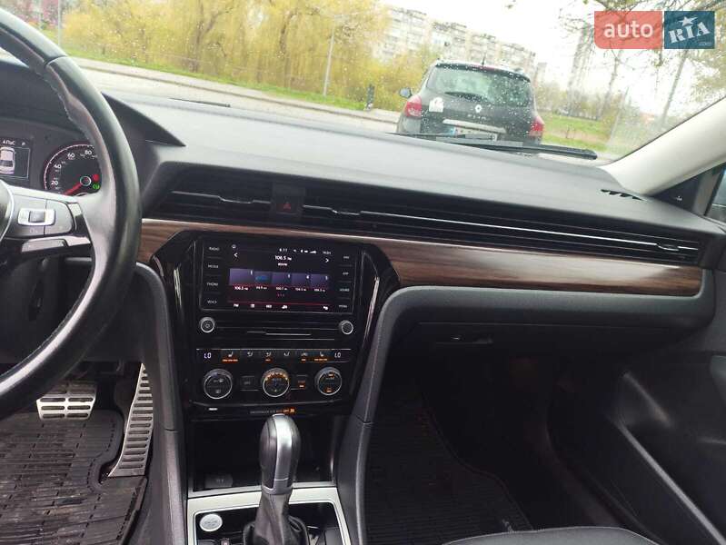 Седан Volkswagen Passat 2020 в Києві