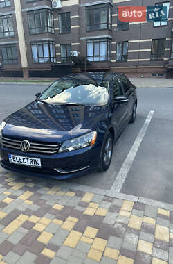 Седан Volkswagen Passat 2013 в Чернігові