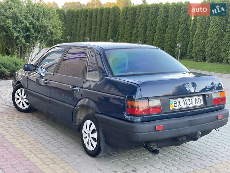 Седан Volkswagen Passat 1989 в Дунаївцях