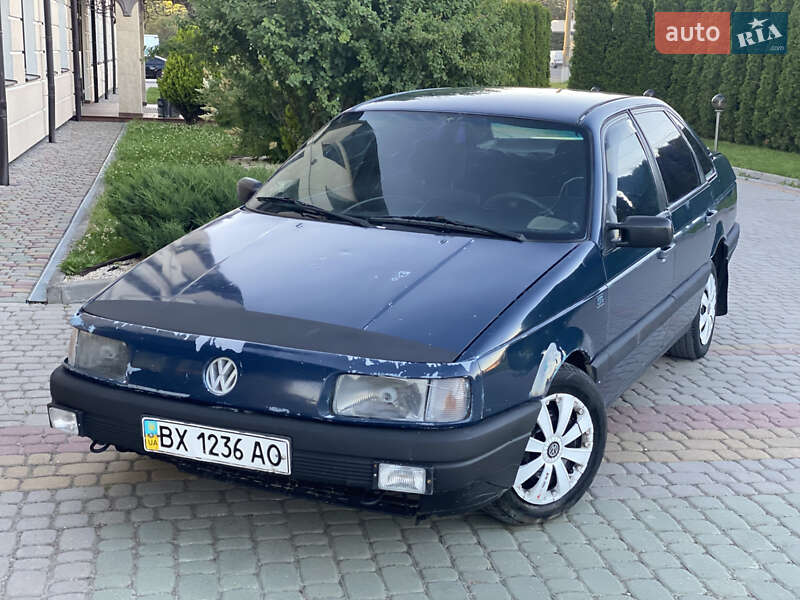Седан Volkswagen Passat 1989 в Дунаївцях
