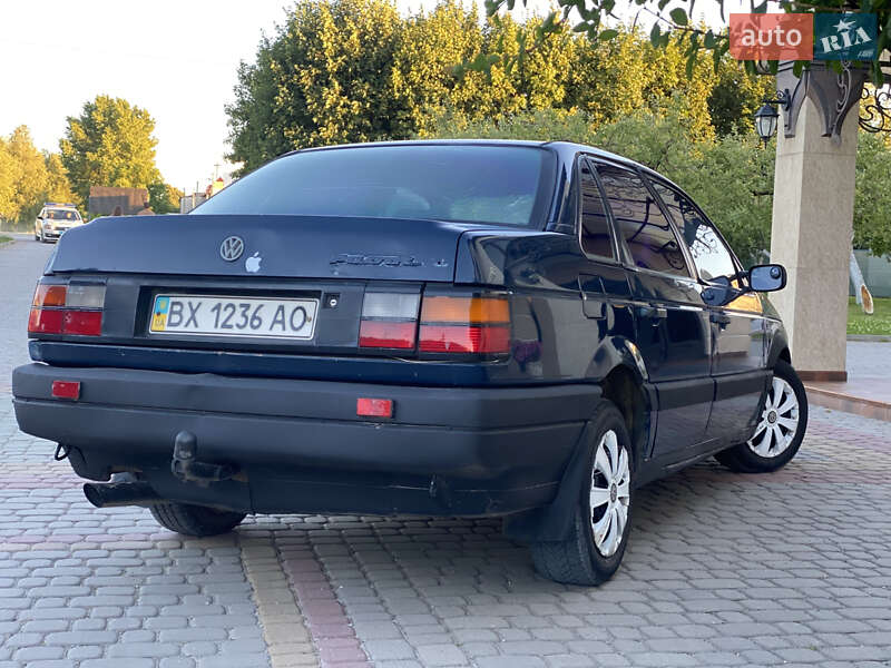 Седан Volkswagen Passat 1989 в Дунаївцях