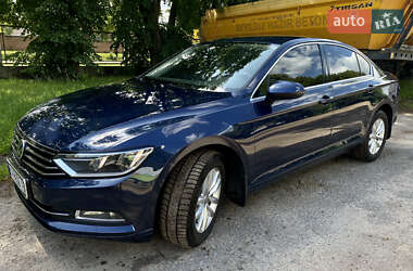 Седан Volkswagen Passat 2017 в Кролевці