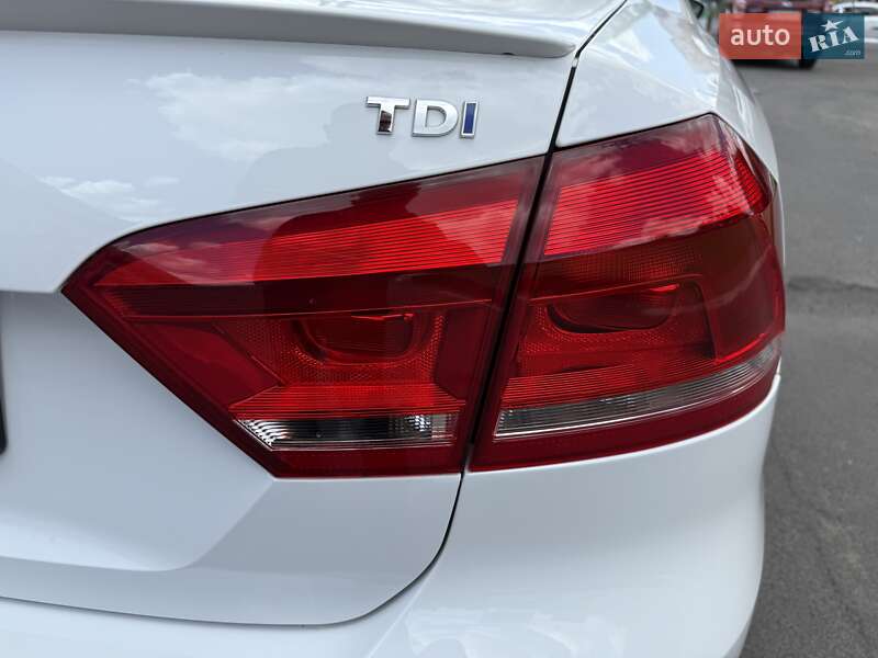 Седан Volkswagen Passat 2012 в Одессе