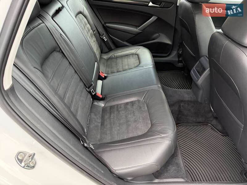 Седан Volkswagen Passat 2012 в Одессе