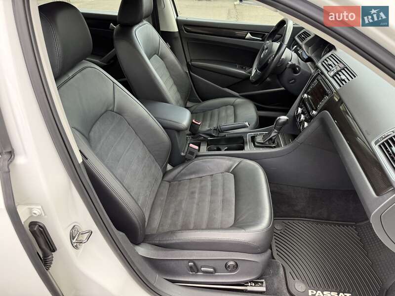 Седан Volkswagen Passat 2012 в Одессе