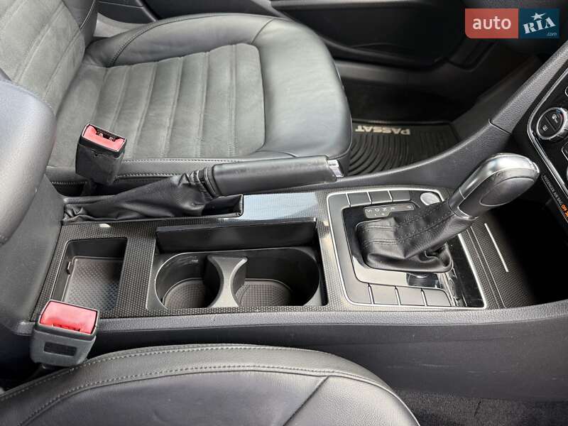 Седан Volkswagen Passat 2012 в Одессе