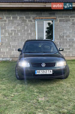 Седан Volkswagen Passat 1999 в Киеве