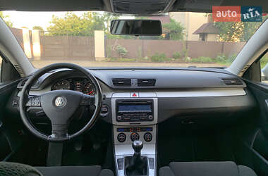 Універсал Volkswagen Passat 2009 в 
