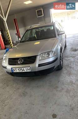 Універсал Volkswagen Passat 2002 в Чернівцях