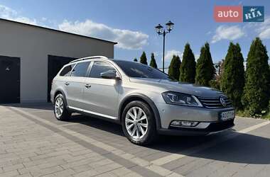 Універсал Volkswagen Passat 2012 в 