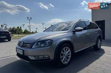 Універсал Volkswagen Passat 2012 в 