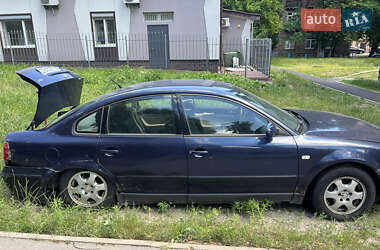 Седан Volkswagen Passat 1996 в Києві