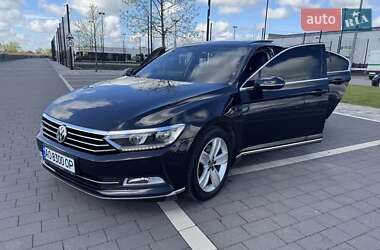 Седан Volkswagen Passat 2016 в Мукачевому
