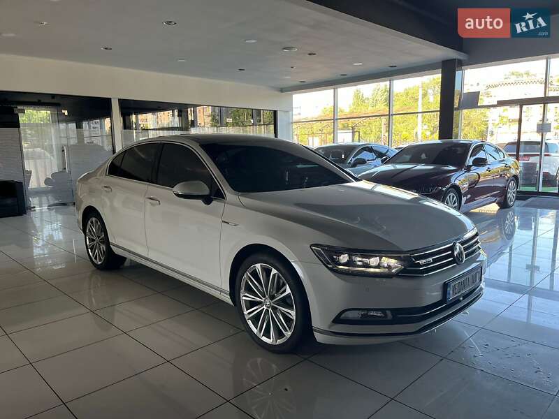 Седан Volkswagen Passat 2018 в Киеве