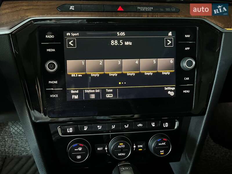 Седан Volkswagen Passat 2018 в Киеве