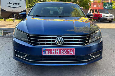 Седан Volkswagen Passat 2016 в Ровно