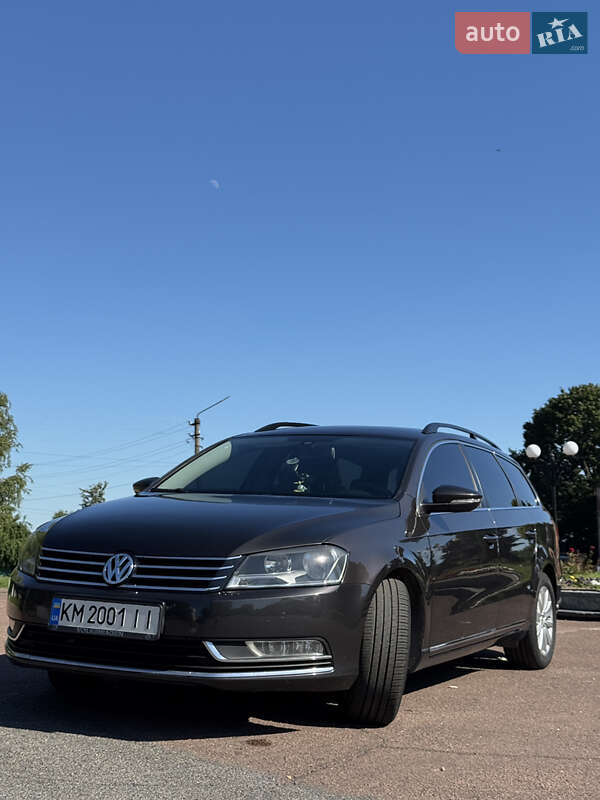 Универсал Volkswagen Passat 2011 в Житомире
