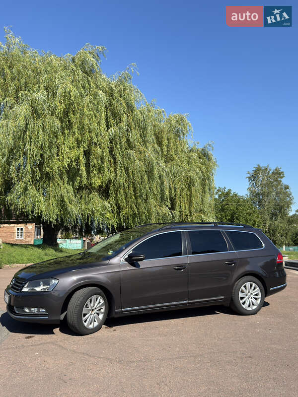 Универсал Volkswagen Passat 2011 в Житомире