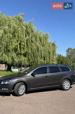 Универсал Volkswagen Passat 2011 в 