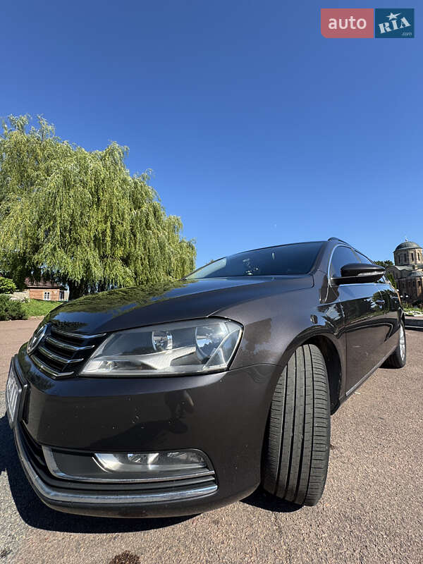 Универсал Volkswagen Passat 2011 в Житомире