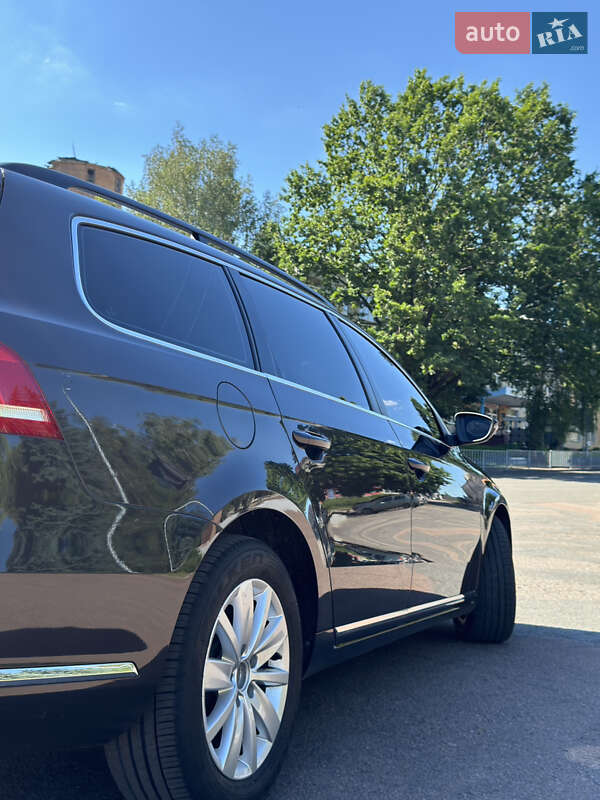 Универсал Volkswagen Passat 2011 в Житомире