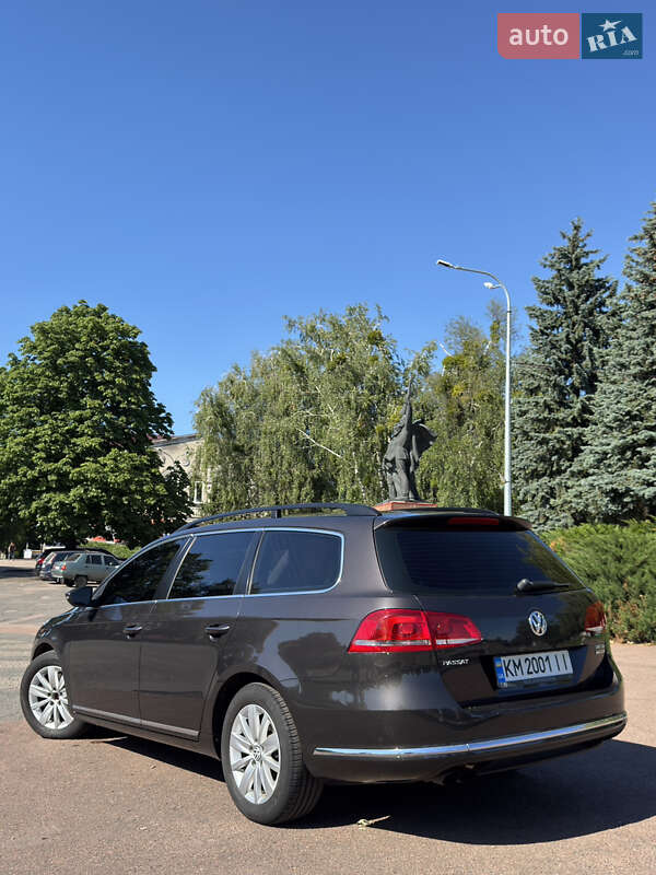 Универсал Volkswagen Passat 2011 в Житомире