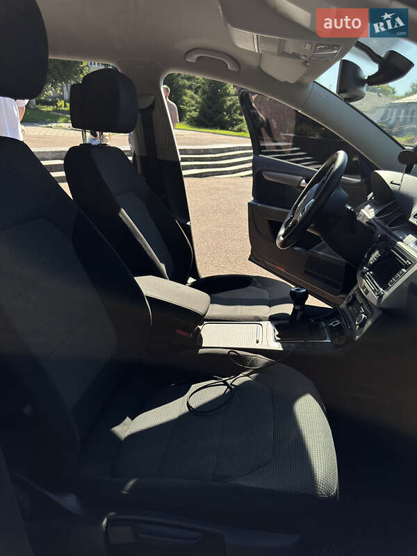 Универсал Volkswagen Passat 2011 в Житомире