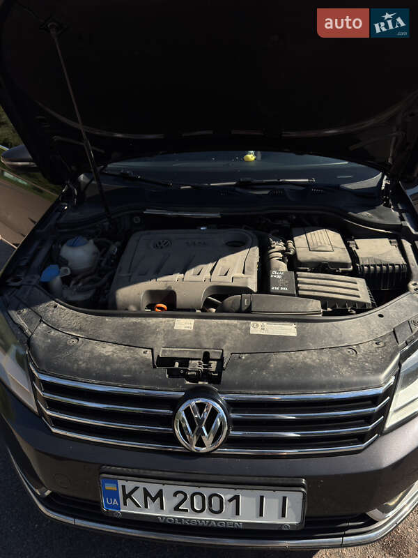 Универсал Volkswagen Passat 2011 в Житомире