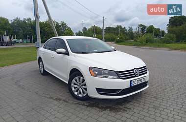 Седан Volkswagen Passat 2014 в Мостиске