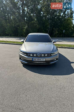 Седан Volkswagen Passat 2015 в Чернигове