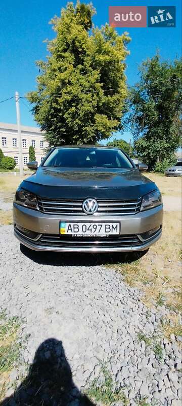 Седан Volkswagen Passat 2012 в Тульчині