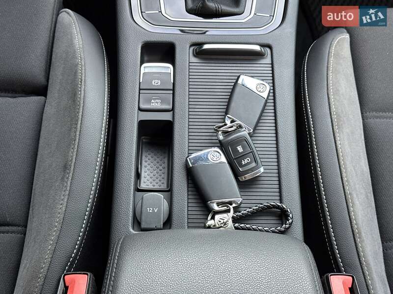 Универсал Volkswagen Passat 2020 в Луцке фото 34 Универсал Volkswagen Passat 2020 в Луцке
