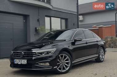 Седан Volkswagen Passat 2020 в Мукачево