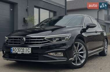 Седан Volkswagen Passat 2020 в Мукачевому