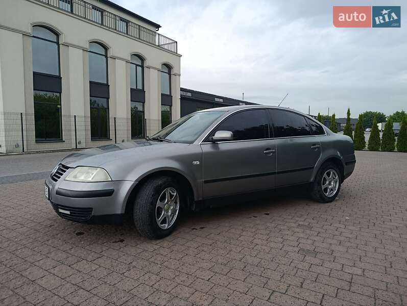 Седан Volkswagen Passat 2002 в Буске