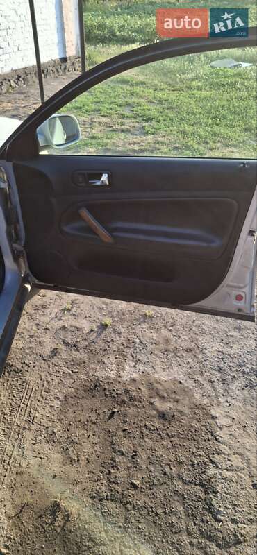 Универсал Volkswagen Passat 1999 в Жашкове