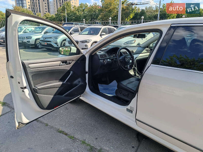 Седан Volkswagen Passat 2015 в Харькове