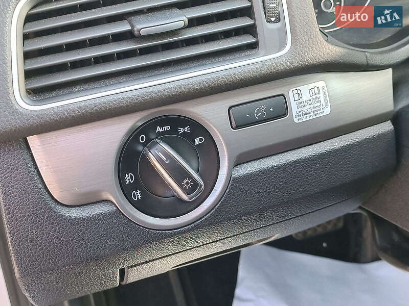 Седан Volkswagen Passat 2015 в Харькове