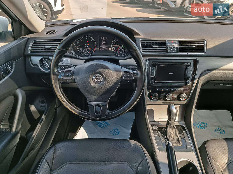 Седан Volkswagen Passat 2015 в Харькове