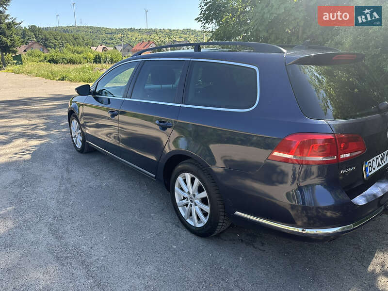 Універсал Volkswagen Passat 2011 в Самборі