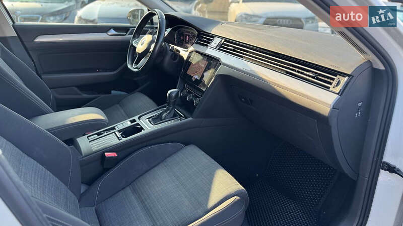 Универсал Volkswagen Passat 2019 в Полтаве фото 9 Универсал Volkswagen Passat 2019 в Полтаве