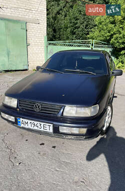 Седан Volkswagen Passat 1994 в Калинівці